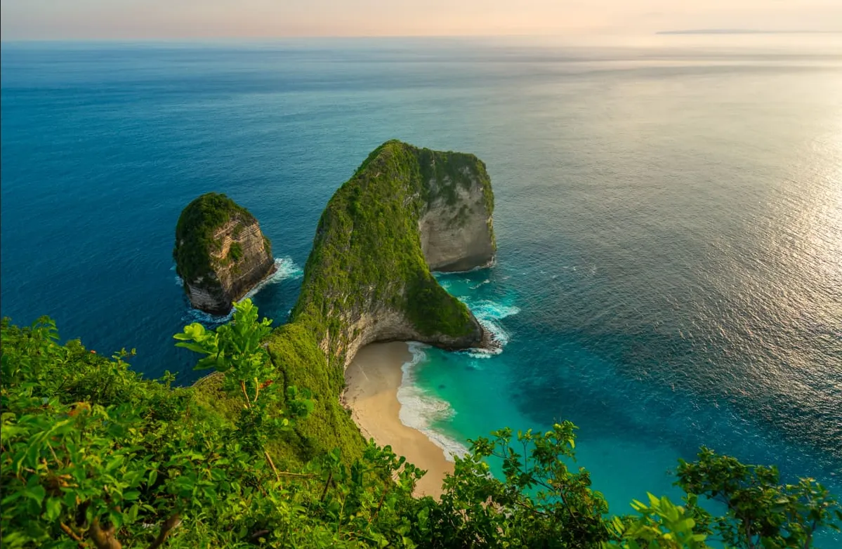 Nusa Penida Camping in Klingking Beach